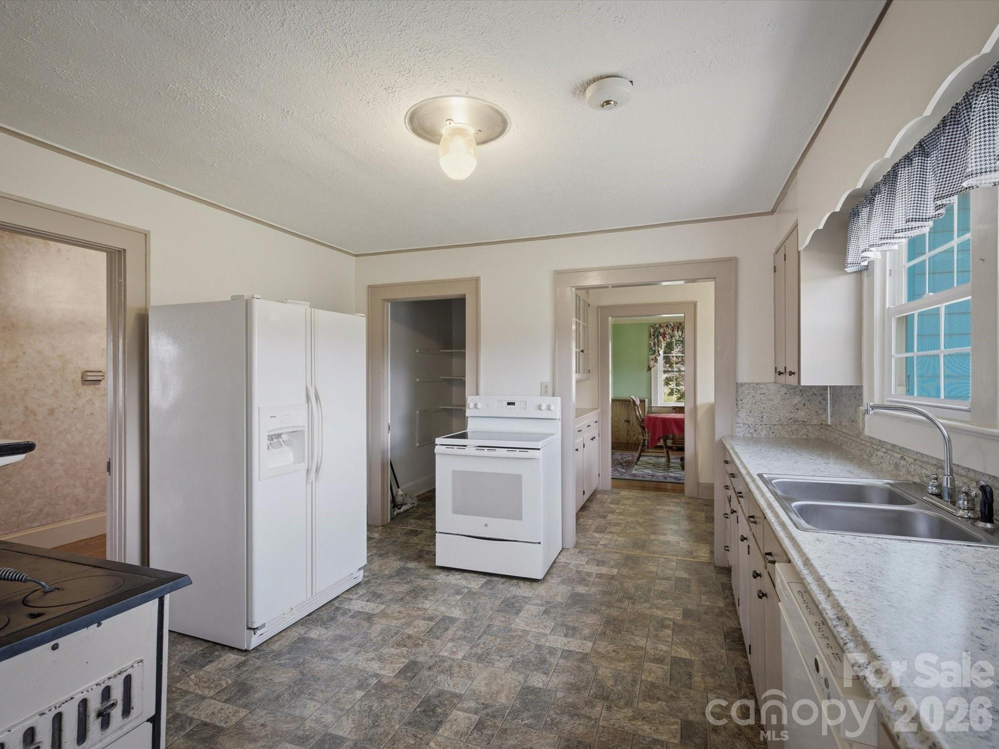 2401 Lail Road Morganton, NC 28655 - Photo 15 of 42
