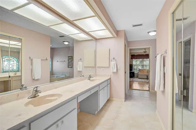 $520,000 | 4360 Presidential Ave Circle East, Bradenton, FL 34203