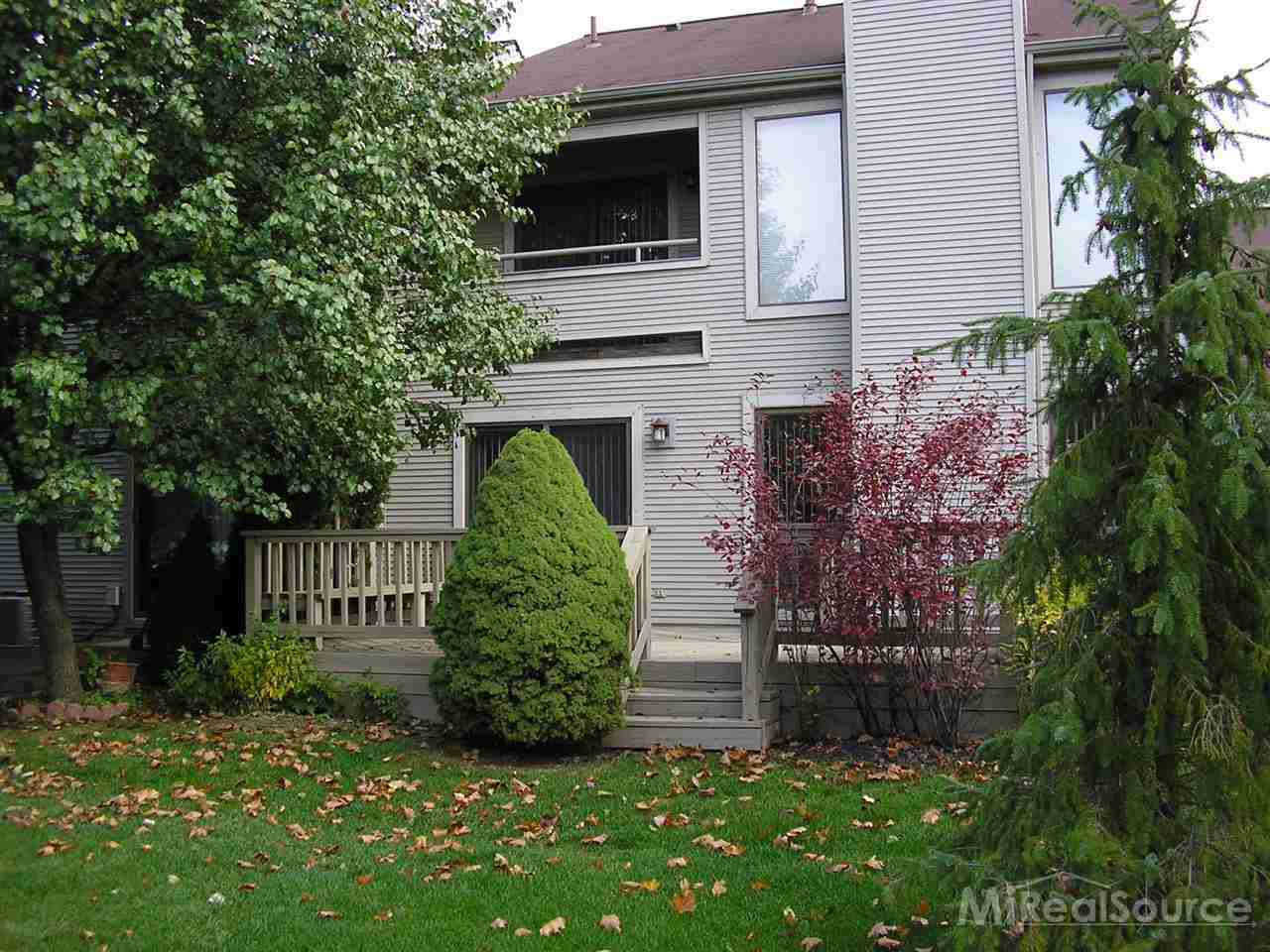 685 Highgate Mews, Unit 153 Rochester Hills, MI 48307 - Photo 4 of 17