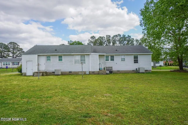 $875 | 309 Starling Street, Richlands, NC 28574