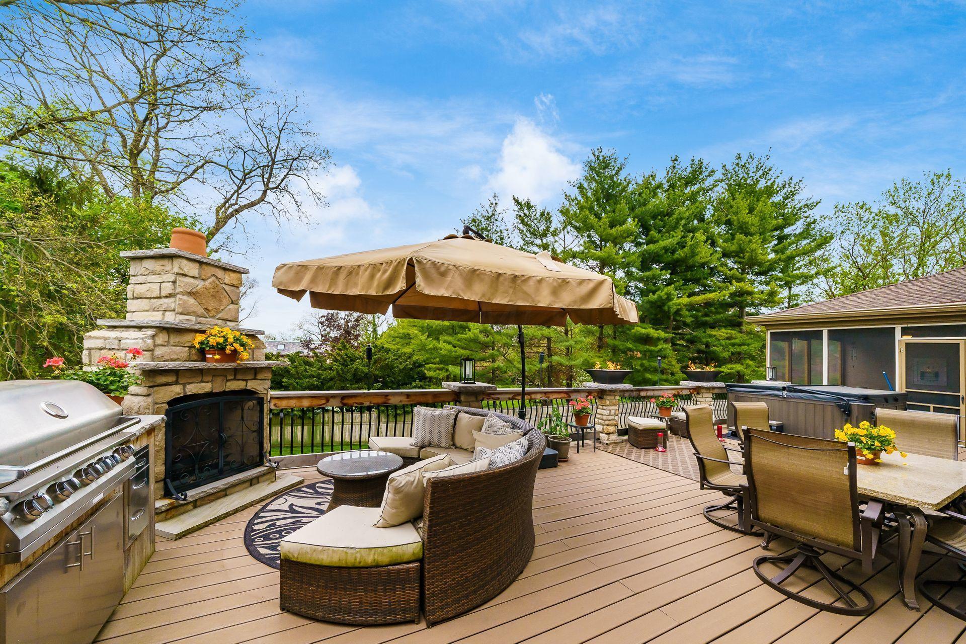 4347 Sawmill Road Columbus, OH 43220 - Photo 2 of 36
