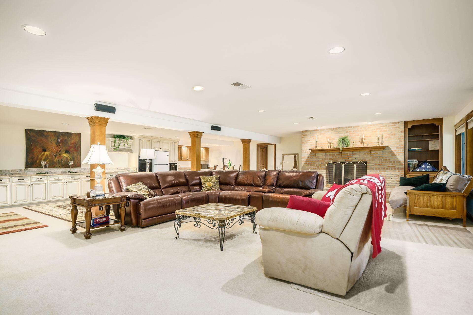 4347 Sawmill Road Columbus, OH 43220 - Photo 27 of 36
