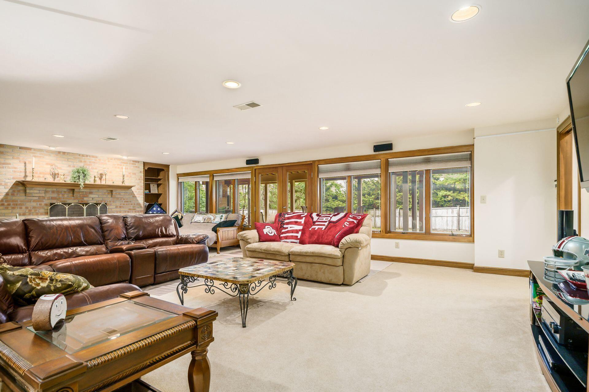 4347 Sawmill Road Columbus, OH 43220 - Photo 28 of 36