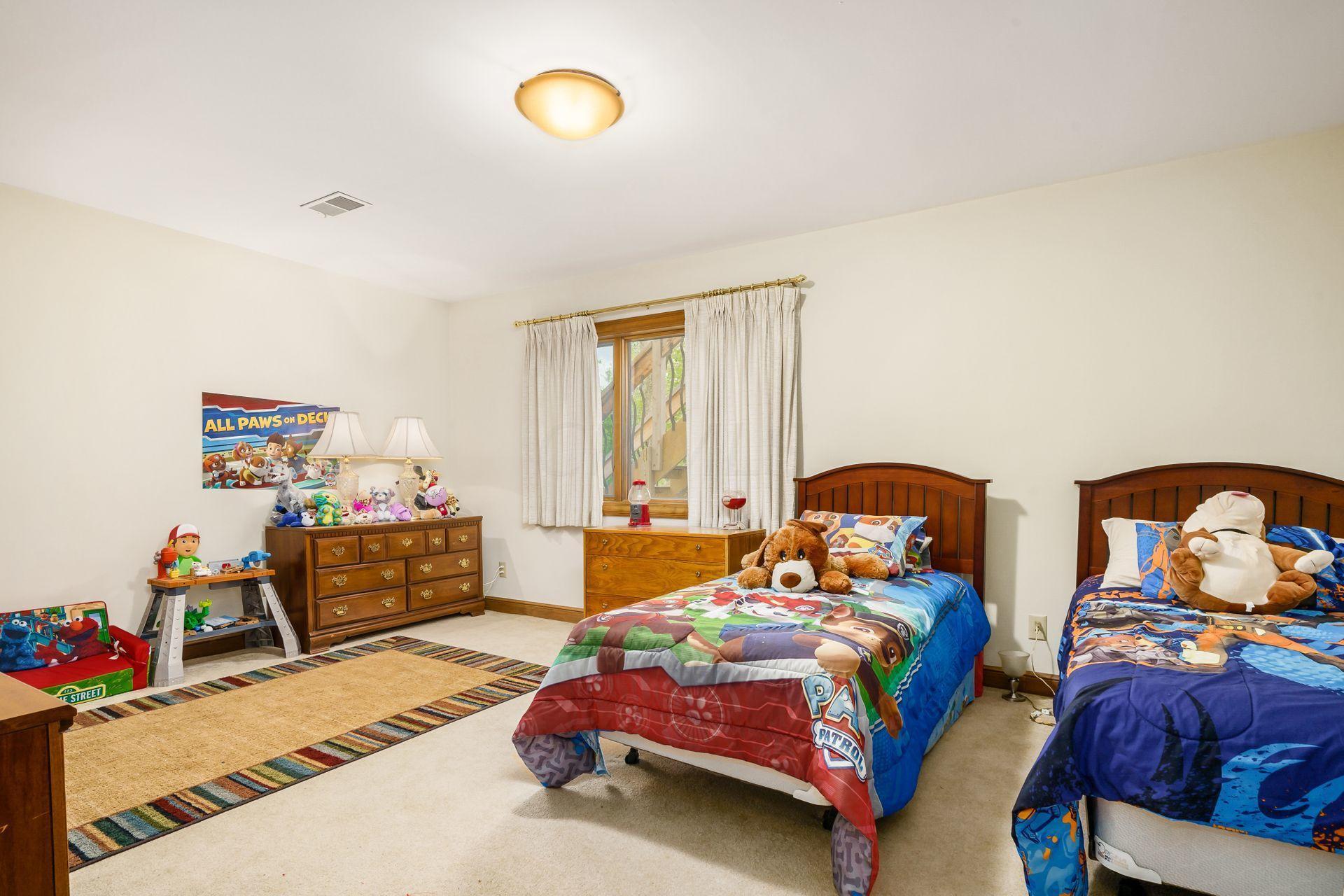 4347 Sawmill Road Columbus, OH 43220 - Photo 33 of 36