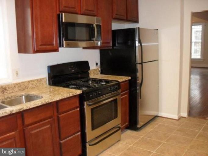 602 Columbia Road Northwest Washington, DC 20001 - Photo 14 of 23 Kitchen #3