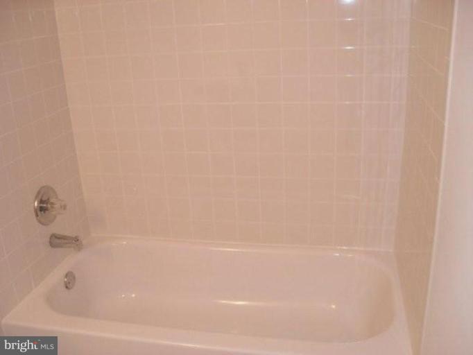602 Columbia Road Northwest Washington, DC 20001 - Photo 16 of 23 Bath #1