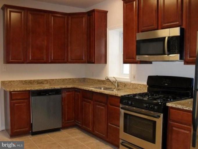 602 Columbia Road Northwest Washington, DC 20001 - Photo 7 of 23 Kitchen