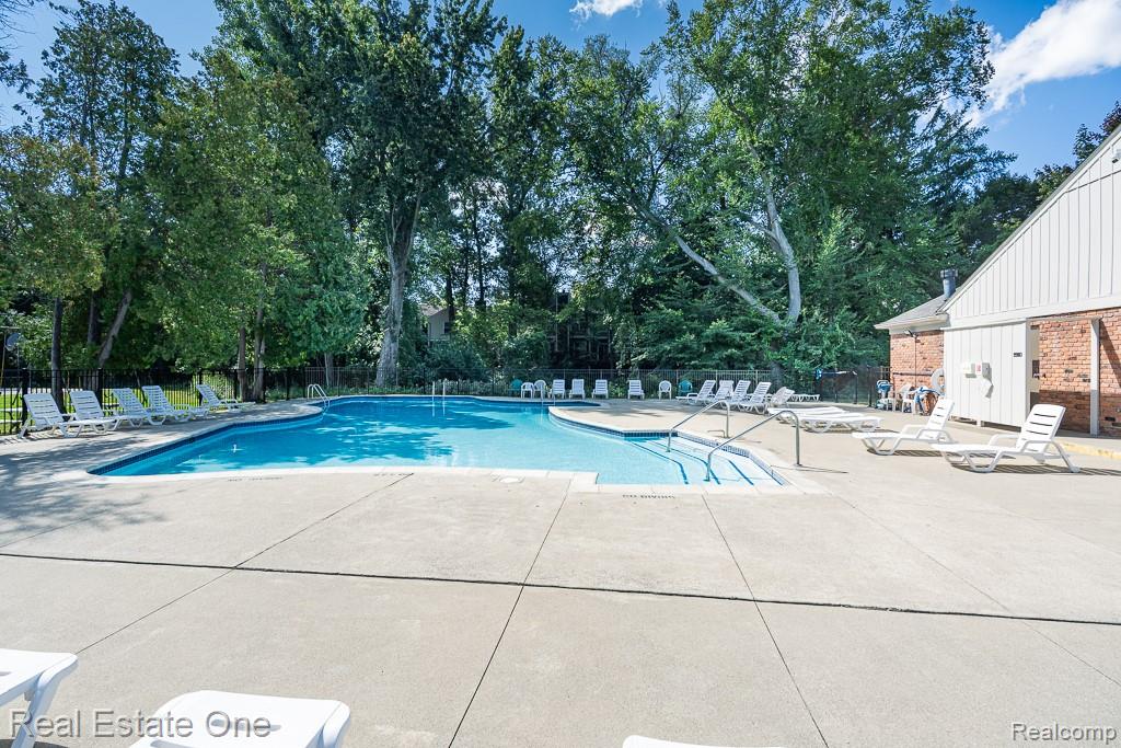1312 Brook Lane Rochester Hills, MI 48306 - Photo 20 of 22