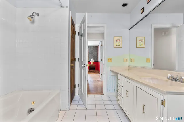 $685,000 | 4 Twist Hill Road, Newtown, CT 06470