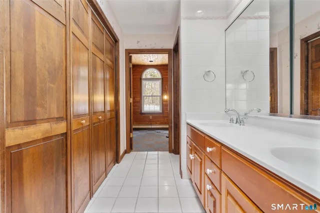 $685,000 | 4 Twist Hill Road, Newtown, CT 06470