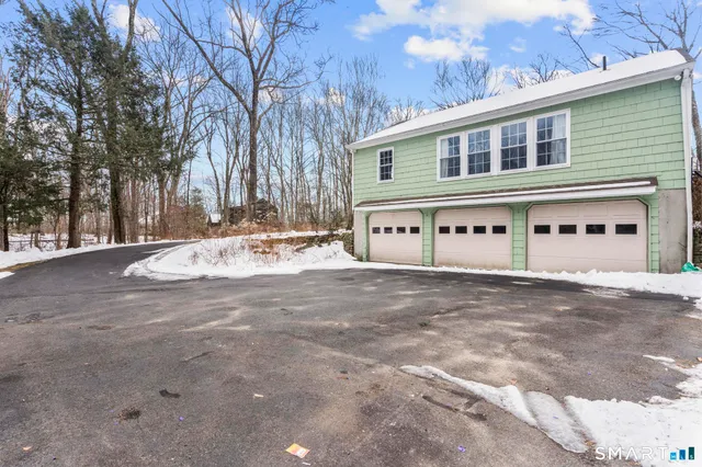 $685,000 | 4 Twist Hill Road, Newtown, CT 06470