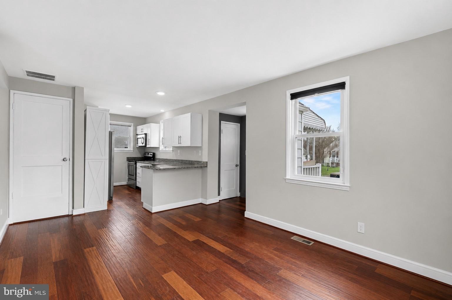 2507 Glencoe Road Baltimore, MD 21234 - Photo 7 of 31 Bright and airy open living space.