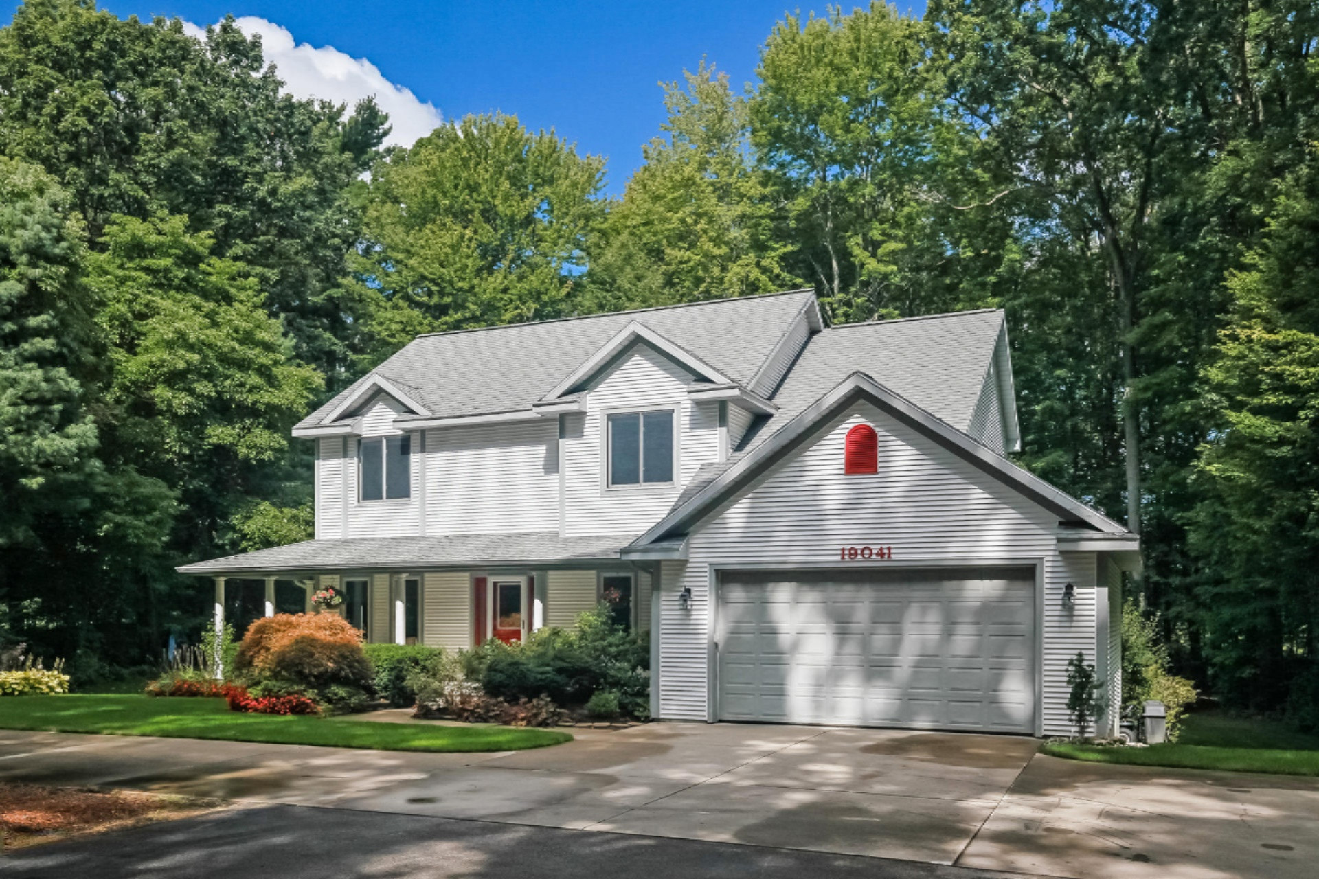 19041 North Fruitport Road Spring Lake, MI 49456 - Photo 54 of 57 003-Front_View-4761080-medium