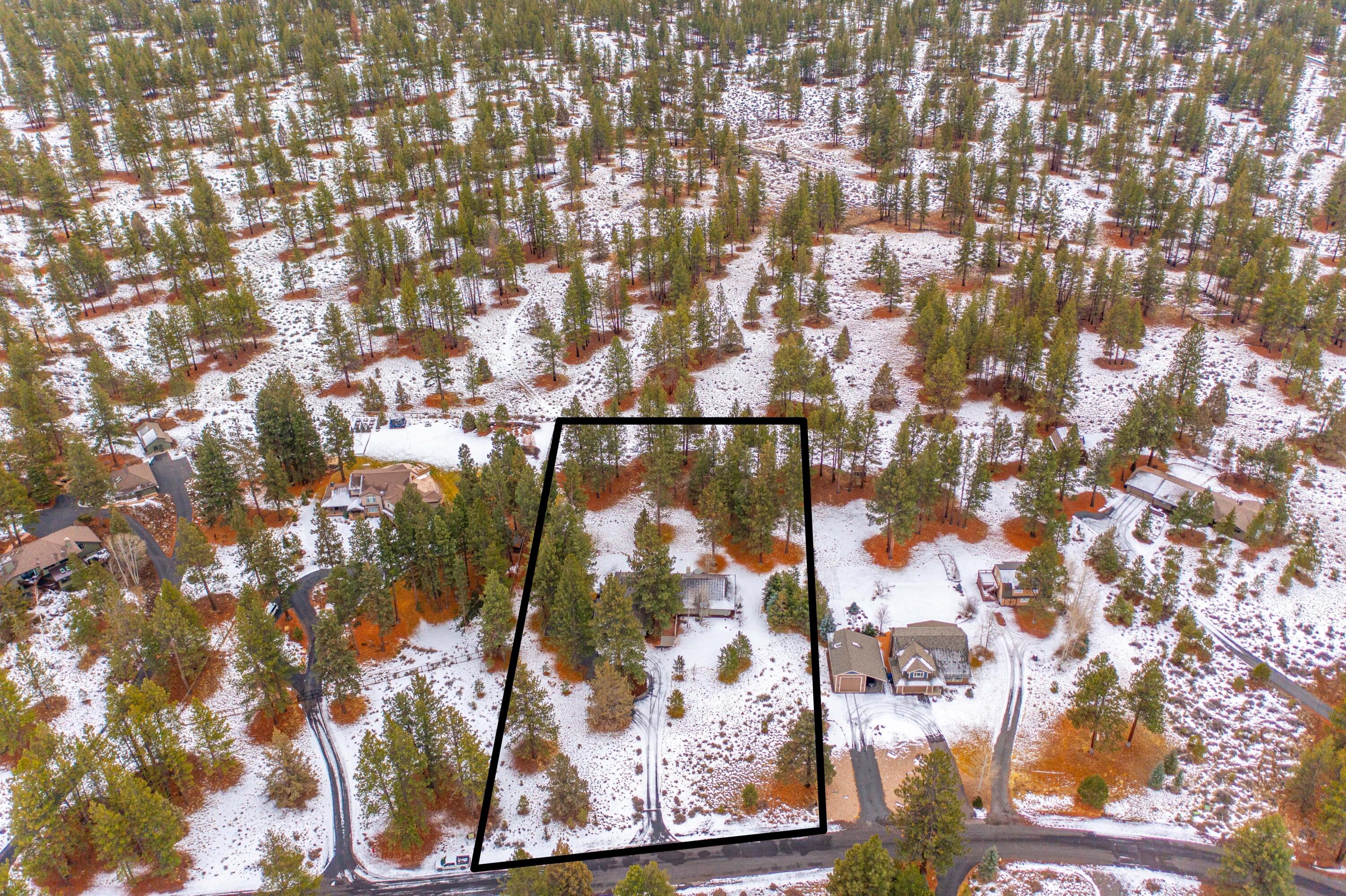 60013 West Ridgeview Drive Bend, OR 97702 - Photo 2 of 43 Quintessential park-like setting backing to the Deschutes National Forest. Walk out your door and hop on the trails for a fantastic morning hike or mountain bike ride! Horses welcome on the trails too!