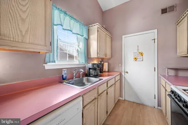 $290,000 | 9 Spruce Avenue, Hammonton, NJ 08037