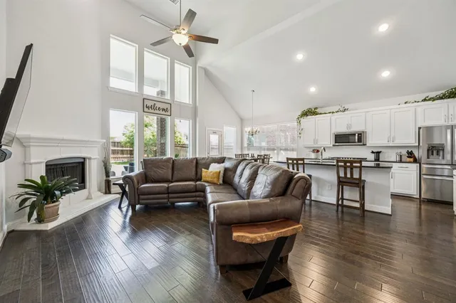 $480,000 | 809 Nathanael Greene Court, Aubrey, TX 76227