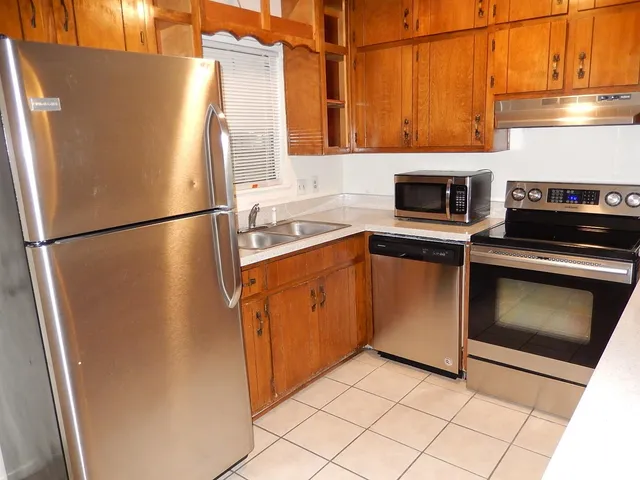 $1,100 | 2807 Botany Place, Tallahassee, FL 32301