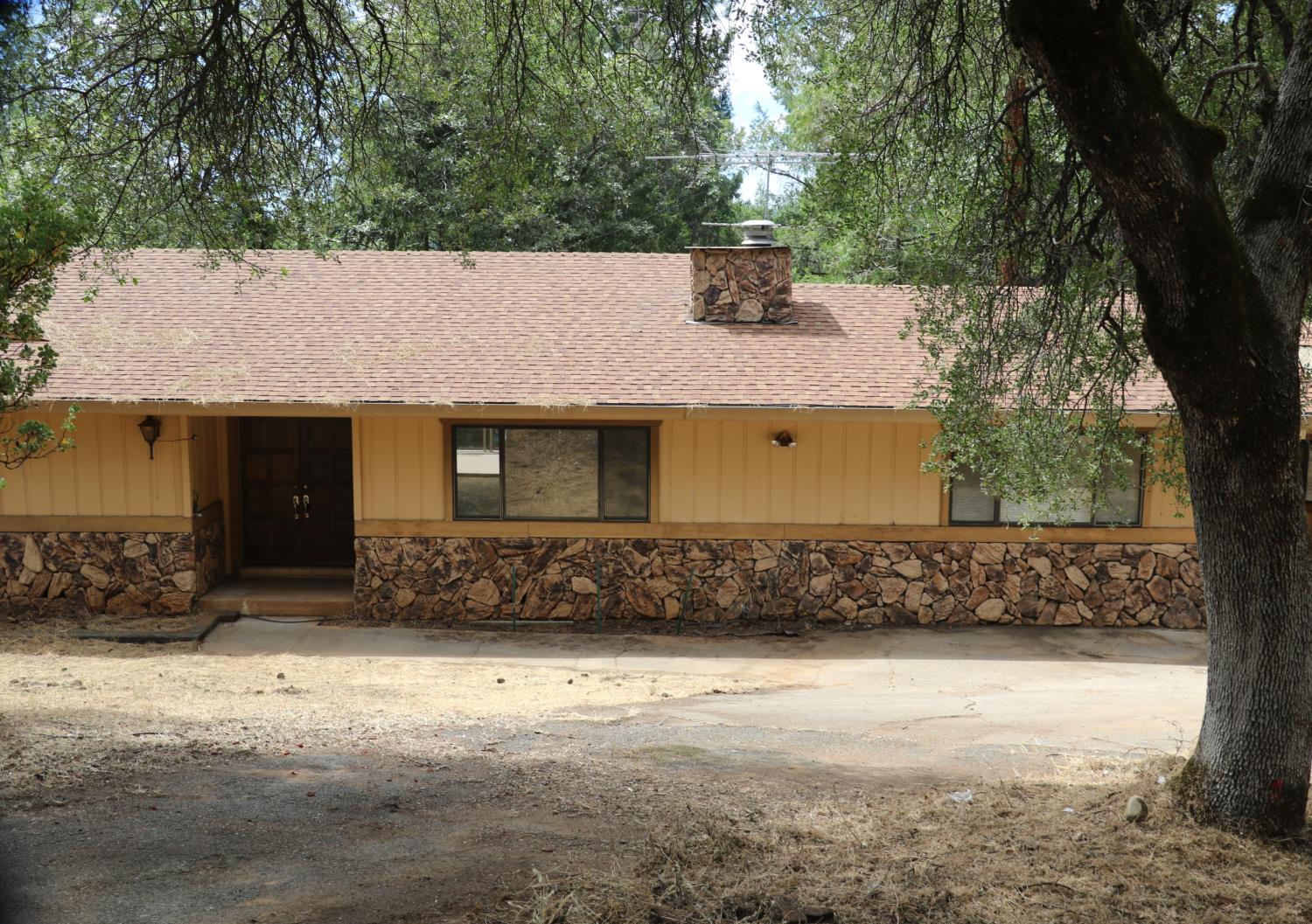 5088 Coyote Hill Road Placerville, CA 95667 - Photo 2 of 28