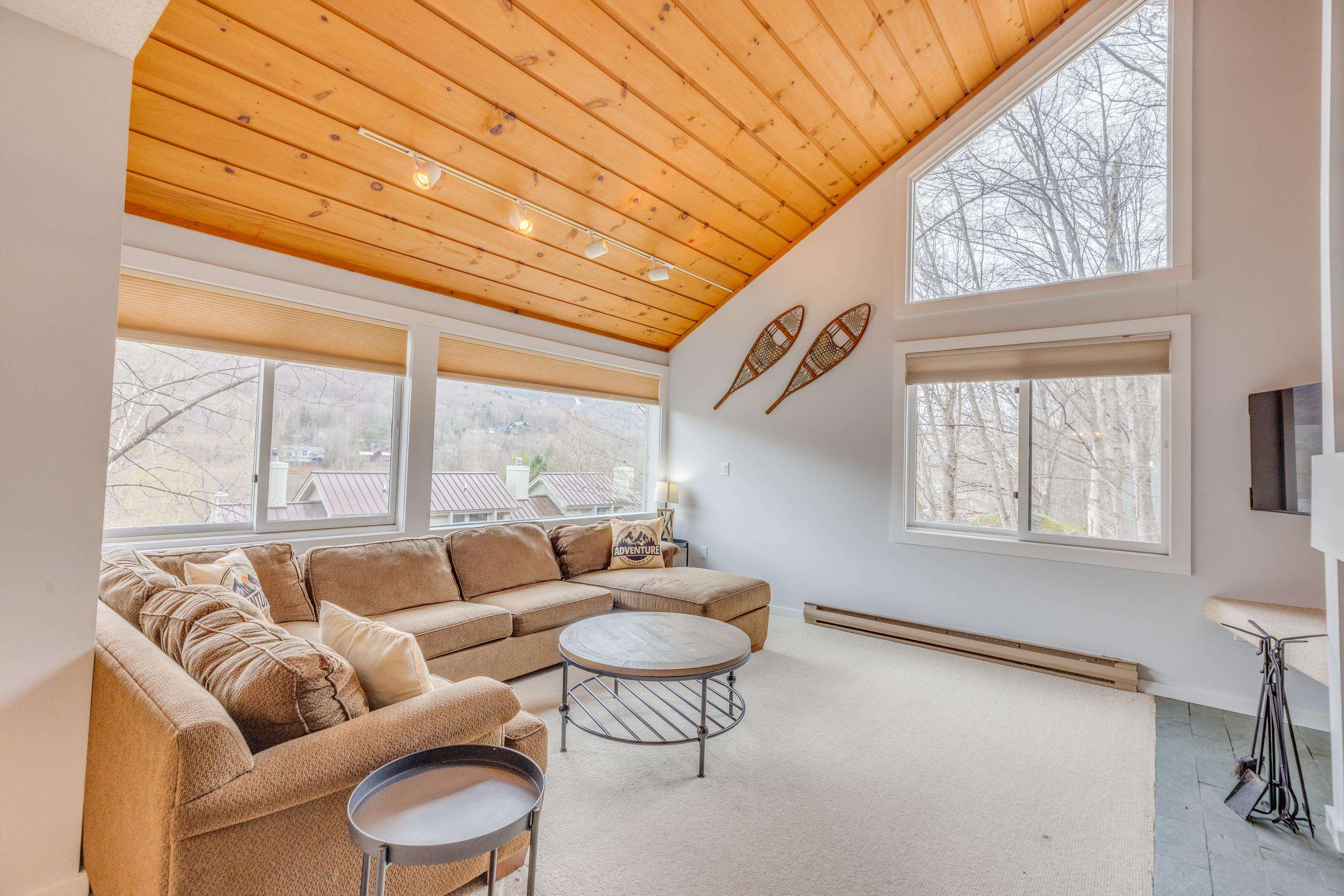8 Highwood Road, Unit 2 Lincoln, NH 03251 - Photo 3 of 42