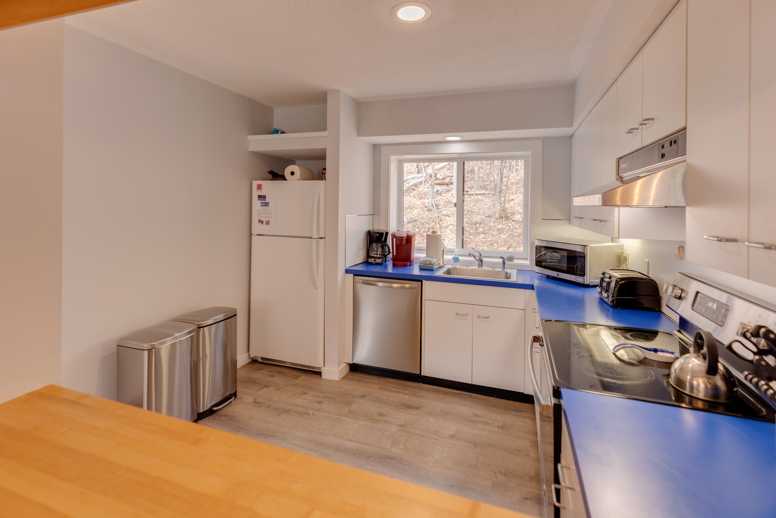 8 Highwood Road, Unit 2 Lincoln, NH 03251 - Photo 7 of 42