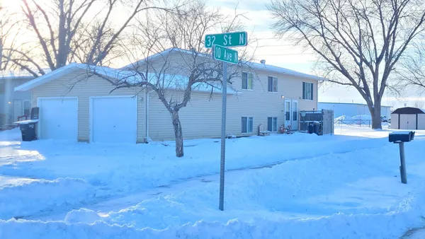 $259,900 | 3202-3204 10th Avenue North, Fargo, ND 58102