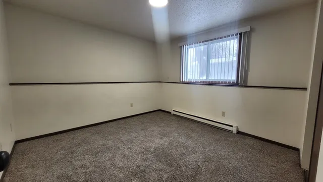 $259,900 | 3202-3204 10th Avenue North, Fargo, ND 58102