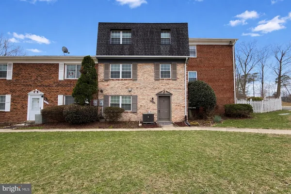 $398,000 | 9833 Hagel Circle, Lorton, VA 22079