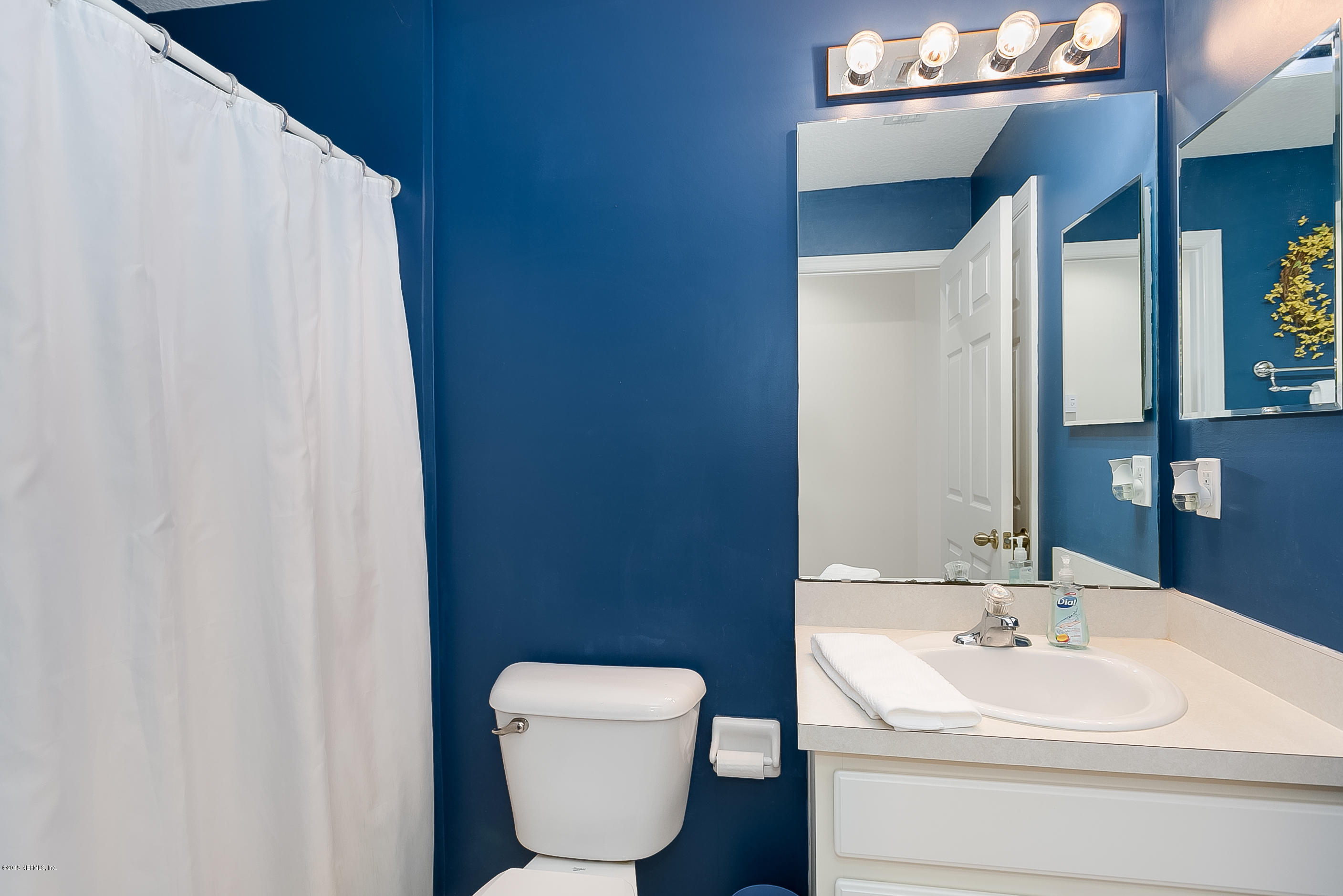 1076 Beckingham Drive St. Augustine, FL 32092 - Photo 18 of 25 018_Bathroom