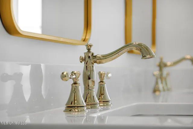 $1,175,000 | 100 South Beach Drive, Ocean Springs, MS 39564