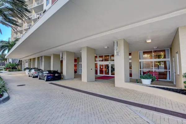 $3,695 | 1551 North Flagler Drive, Unit 802, West Palm Beach, FL 33401