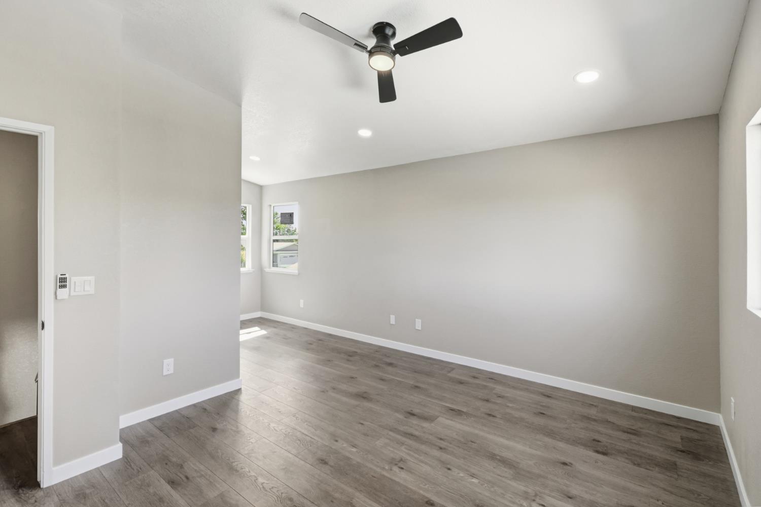 7521 Delta Pointe Way Sacramento, CA 95823 - Photo 29 of 48