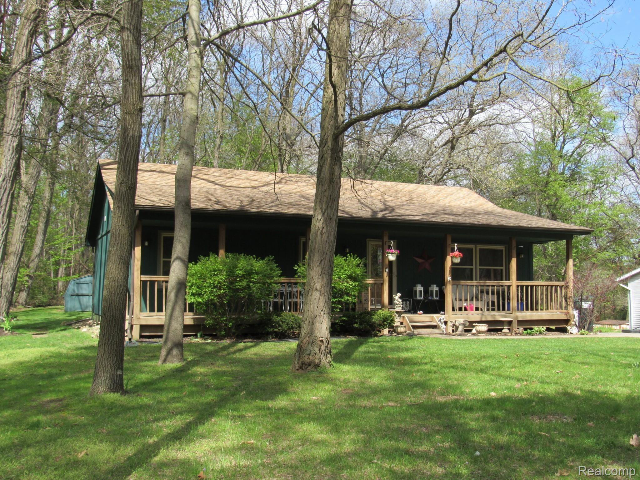 5812 Crandall Road Howell, MI 48855 - Photo 3 of 27 IMG_2697.JPG
