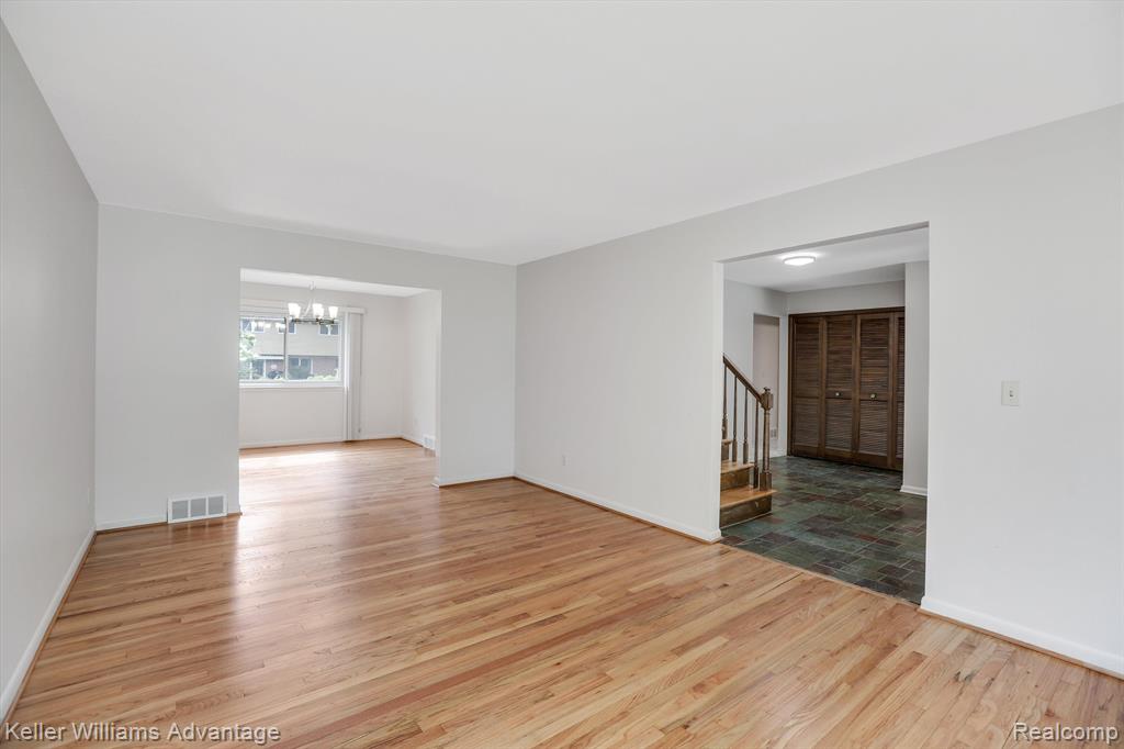 18408 Levan Road Livonia, MI 48152 - Photo 5 of 37 Gallery Image 5