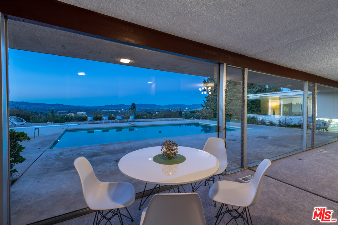 16533 Oldham Street Encino, CA 91436 - Photo 28 of 54