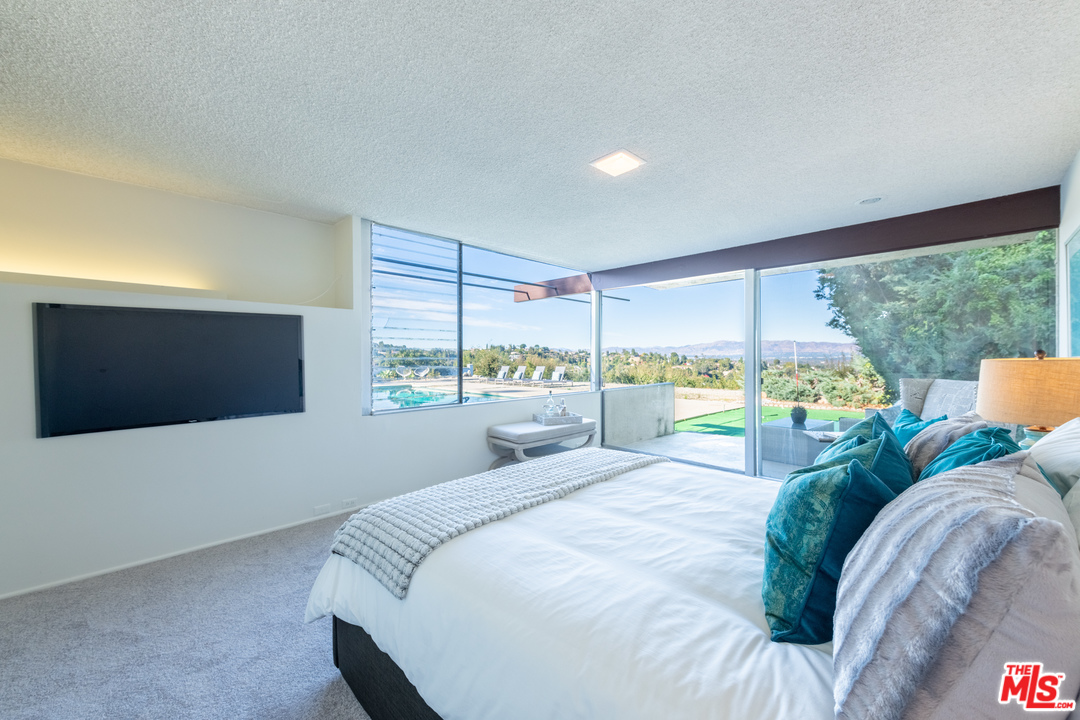 16533 Oldham Street Encino, CA 91436 - Photo 43 of 54