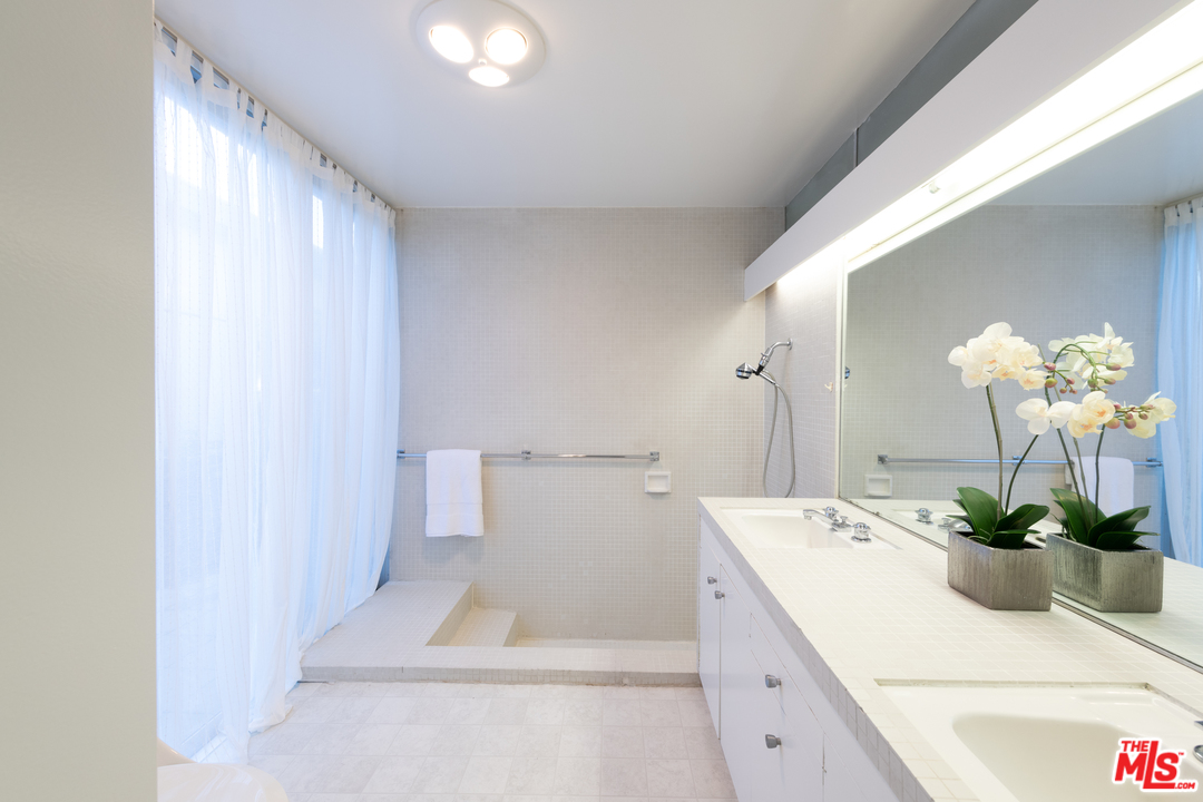 16533 Oldham Street Encino, CA 91436 - Photo 46 of 54