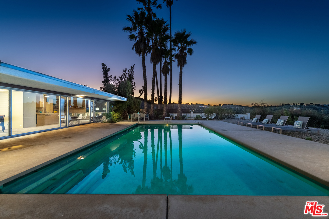 16533 Oldham Street Encino, CA 91436 - Photo 49 of 54