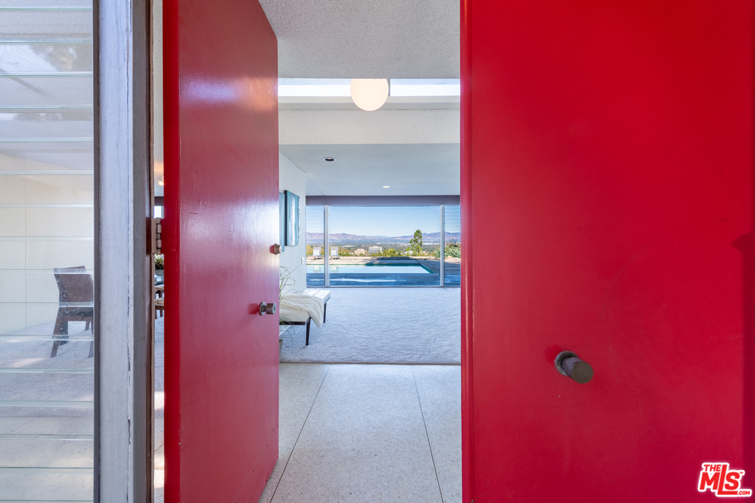 16533 Oldham Street Encino, CA 91436 - Photo 6 of 54