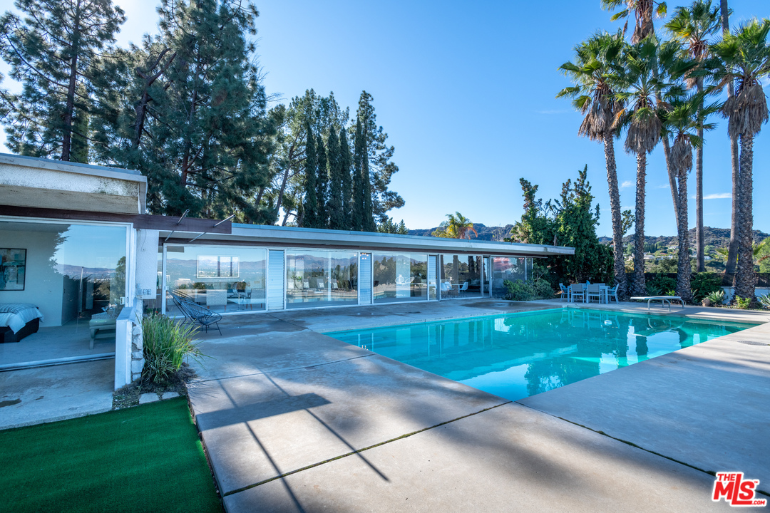 16533 Oldham Street Encino, CA 91436 - Photo 51 of 54