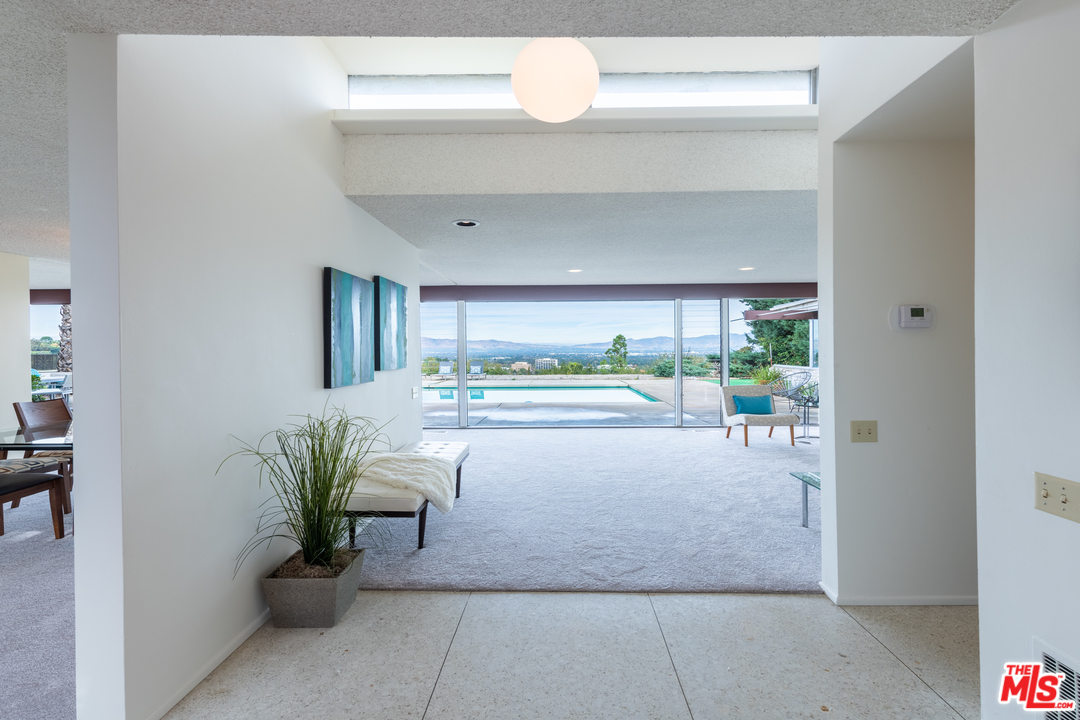 16533 Oldham Street Encino, CA 91436 - Photo 7 of 54