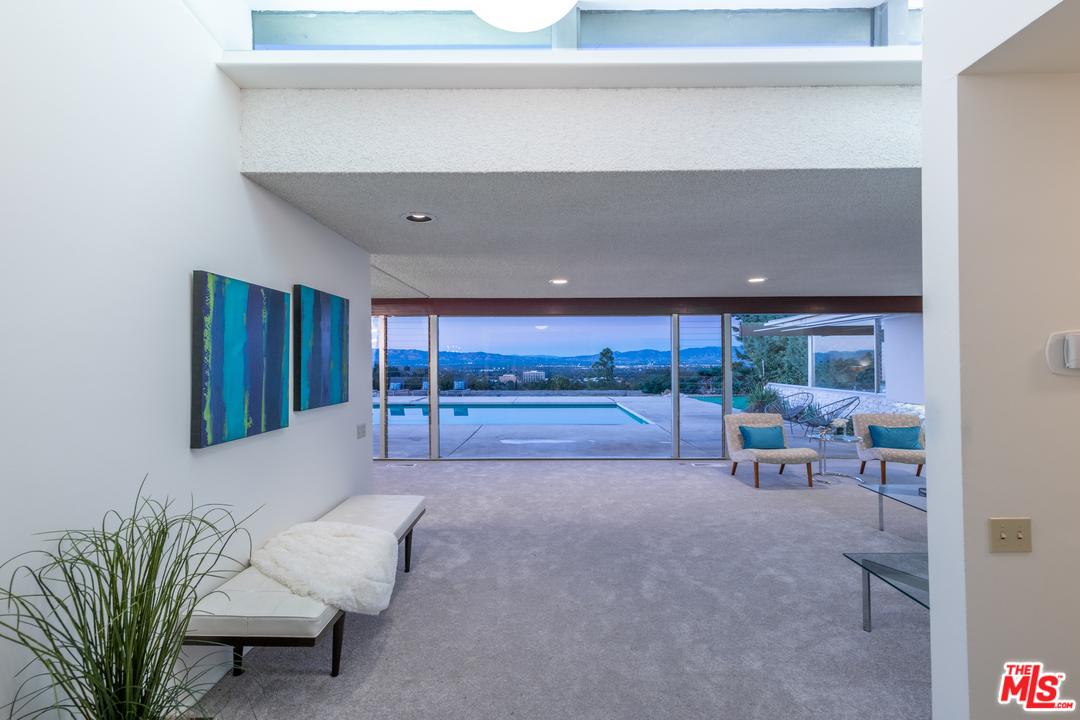 16533 Oldham Street Encino, CA 91436 - Photo 8 of 54