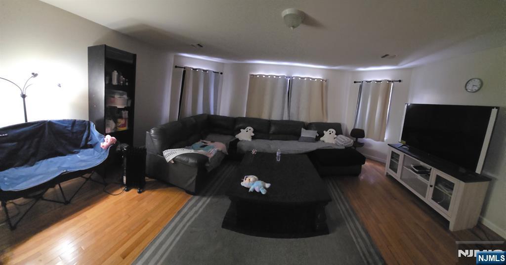 28 Clinton Place Newark, NJ 07108 - Photo 12 of 14