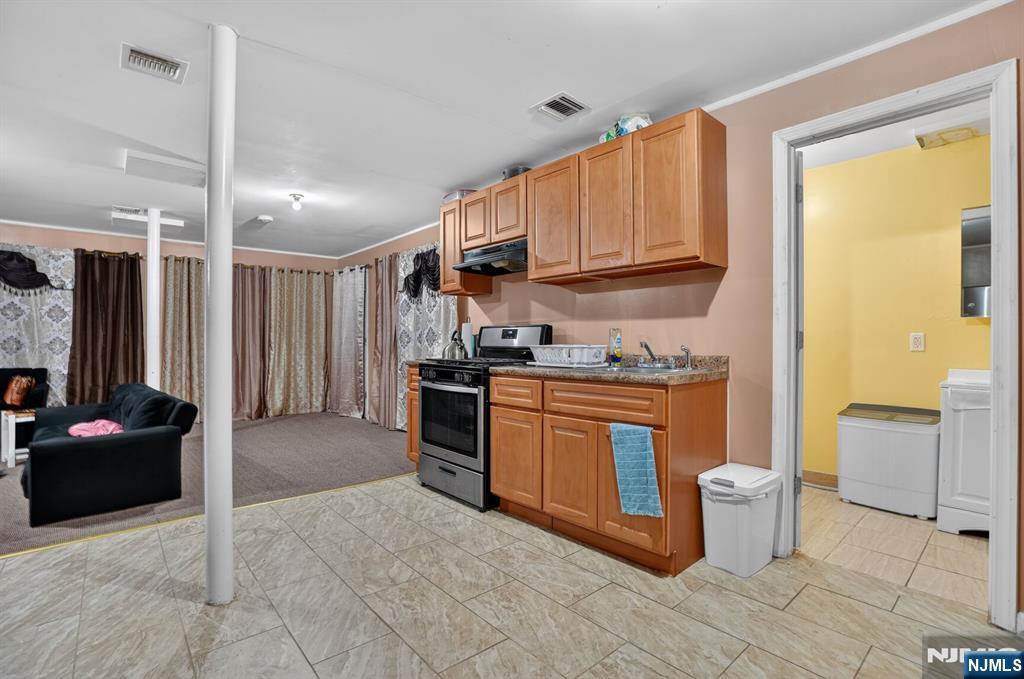 28 Clinton Place Newark, NJ 07108 - Photo 2 of 14