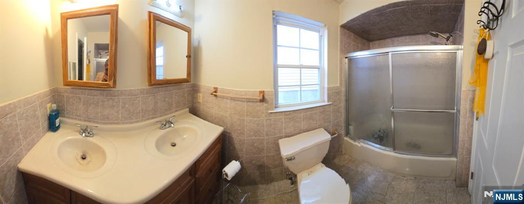 28 Clinton Place Newark, NJ 07108 - Photo 9 of 14