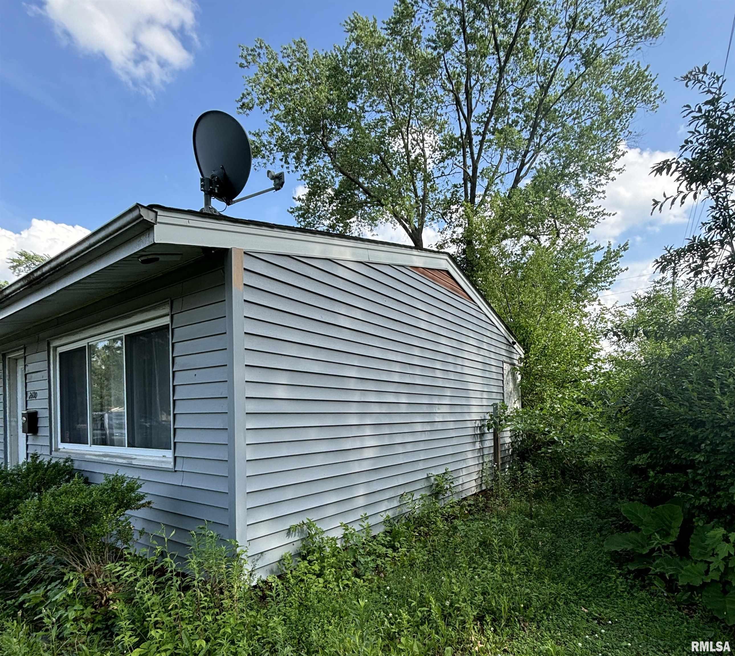 2600 Manor Avenue Springfield, IL 62703 - Photo 2 of 6
