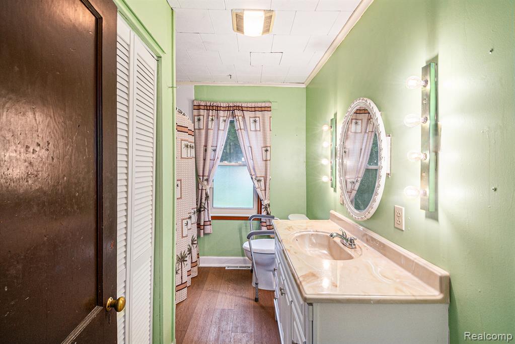 3014 Center Road Flint, MI 48506 - Photo 8 of 19