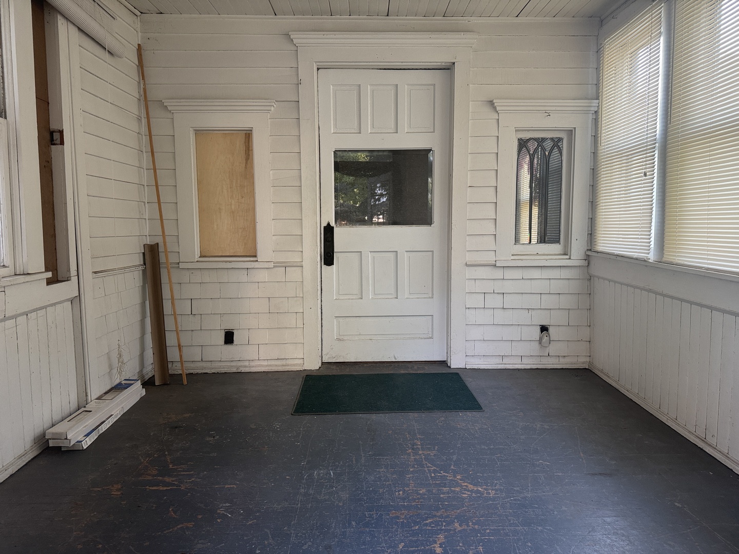 723 North Madison Street Clinton, IL 61727 - Photo 3 of 51