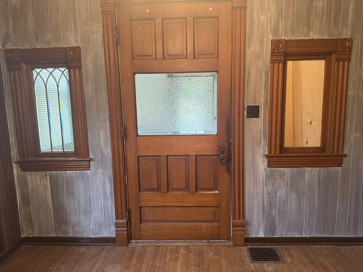 723 North Madison Street Clinton, IL 61727 - Photo 5 of 51