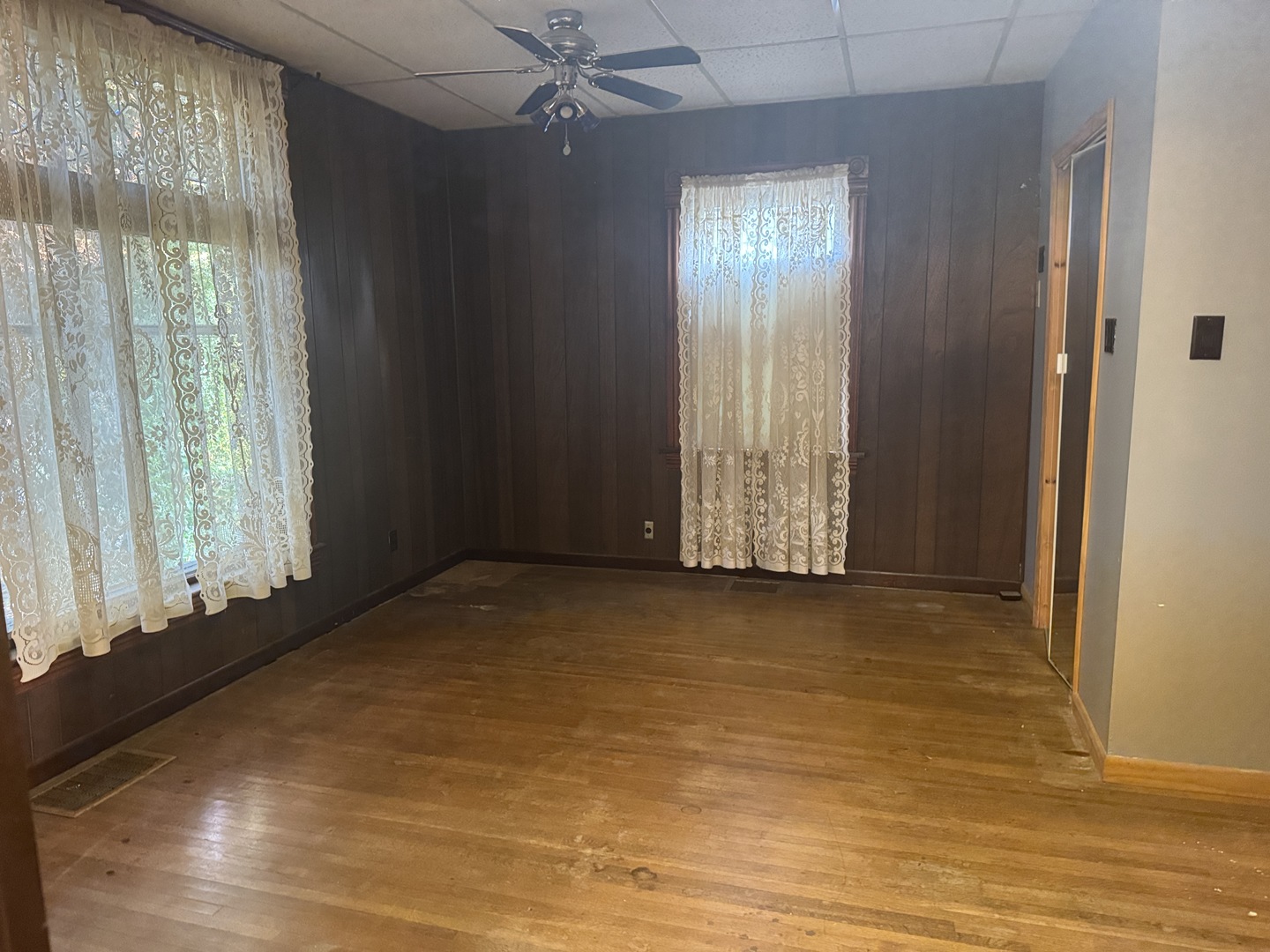 723 North Madison Street Clinton, IL 61727 - Photo 6 of 51