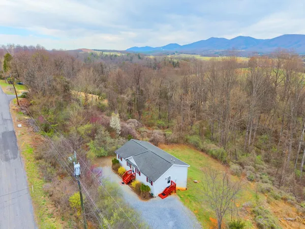 $260,000 | 60 Pathfinder Drive, Lexington, VA 24450